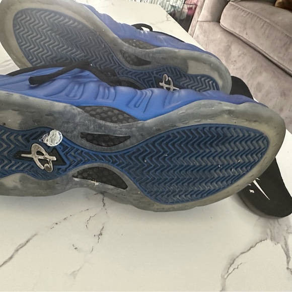 Nike Foamposite in Vibrant Blue and Black - Picture 8 of 9